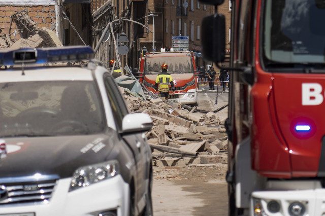 Un Edificio De Cinco Plantas Y Viviendas Se Derrumba En Teruel Sin