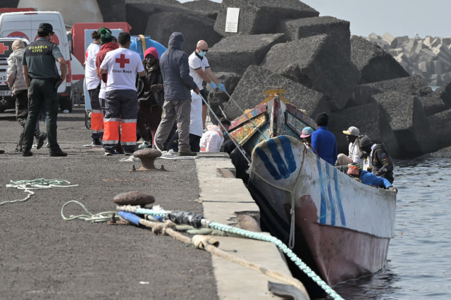 Contin A La Llegada Masiva De Migrantes A Las Canarias En Un Fin De