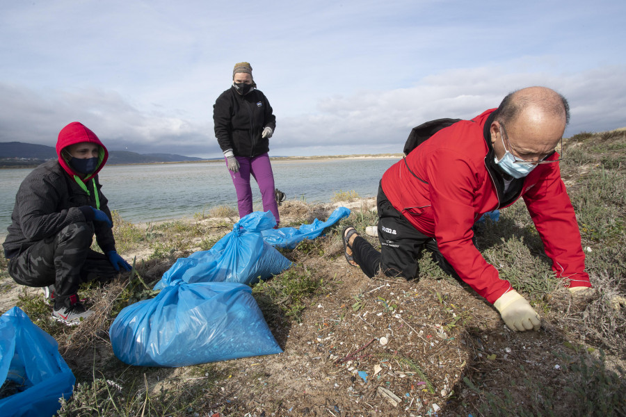 Adega convoca una jornada de limpieza en la laguna de Traba