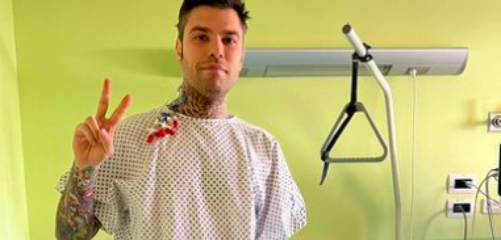 Fedez celebra el éxito de la operación para extirparle un tumor de páncreas