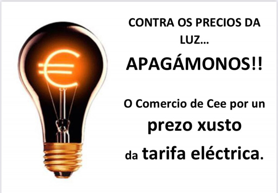 El comercio de Cee apaga sus escaparates en protesta por el precio de la luz