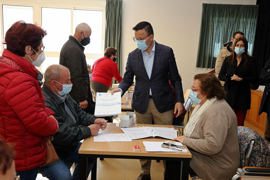 La entrega de títulos pone fin a la concentración parcelaria de Baio