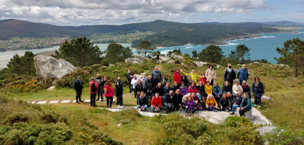 Alumnos de la UNED realizan una ruta por Ponteceso