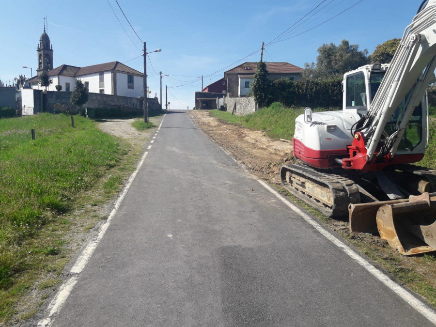 El Concello de Malpica ejecuta obras de mejora en la red viaria de Leiloio