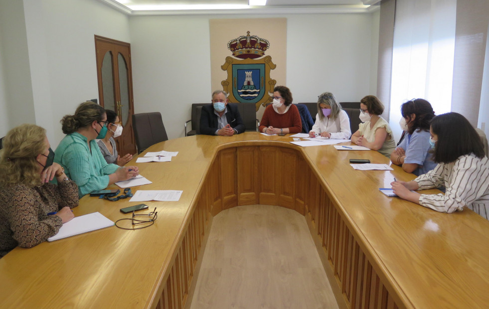 A Laracha elabora una guía de actuación frente a posibles casos de violencia de género en menores