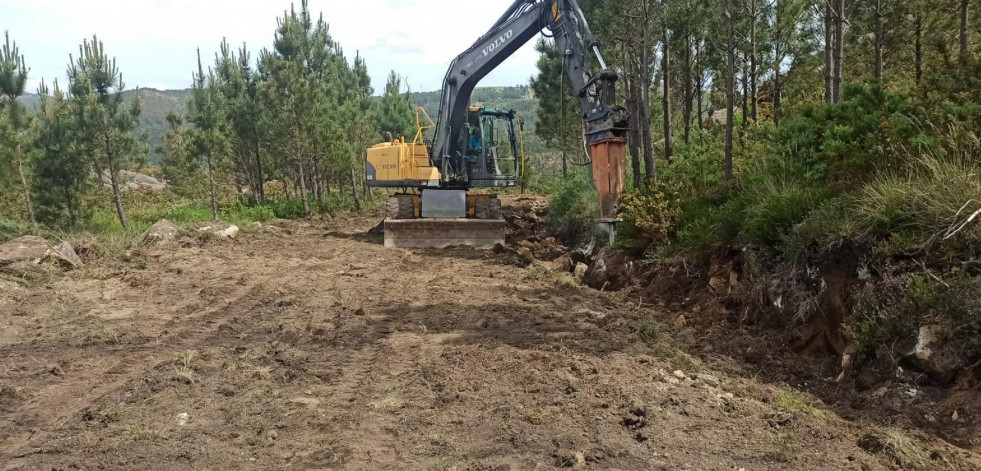 Medio Rural ejecuta los trabajos de mejora de los cortafuego y pistas forestales