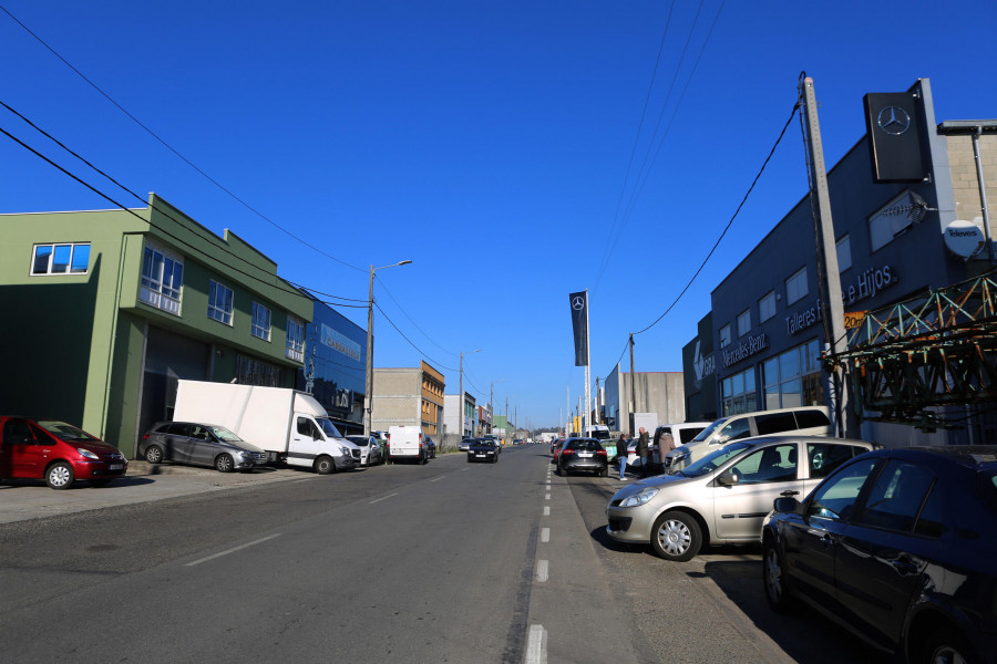 Tres personas detenidas en Carballo por estafa y pertenencia a grupo criminal