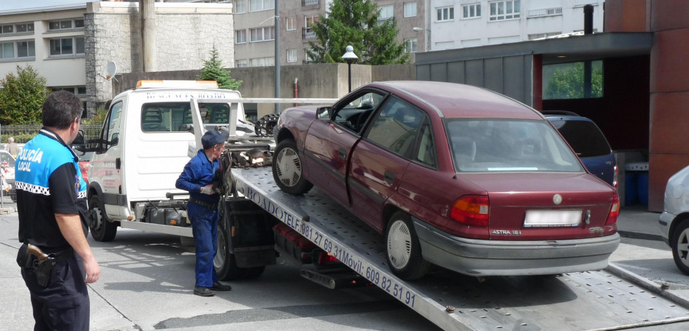 BNG y PSOE larachés piden un servicio de grúa municipal