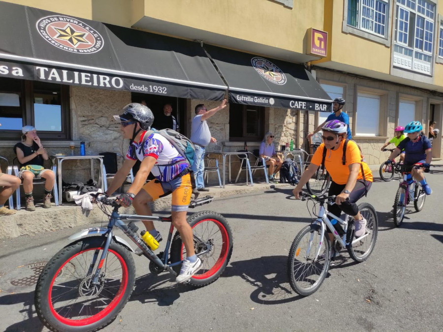 160 ciclistas tomaron de nuevo las calles de Cee