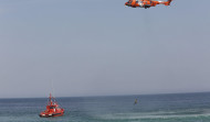 Remolcados los siete tripulantes de un pesquero a la deriva en Fisterra