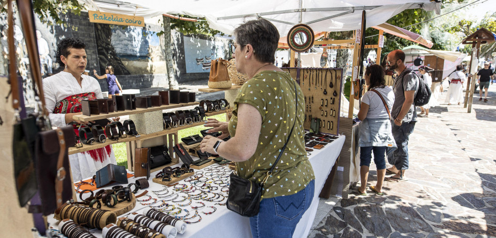 Mercado Artesán Marusía, en Corme