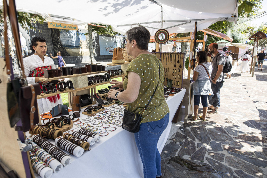 Mercado Artesán Marusía, en Corme