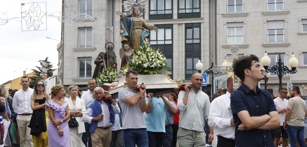 Cee y A Laracha celebran el día grande de sus patronas