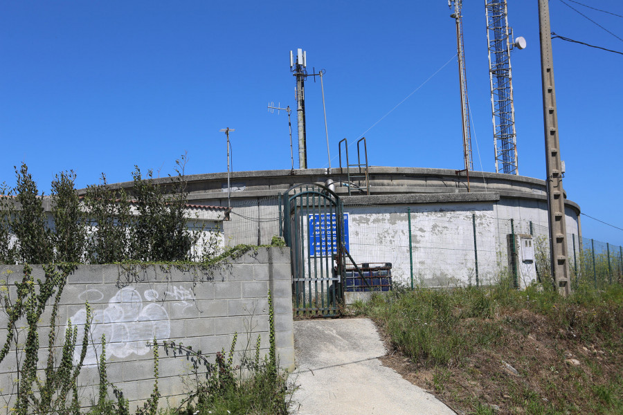 Malpica cambia el sistema de clorado del depósito de agua de Monte Neme