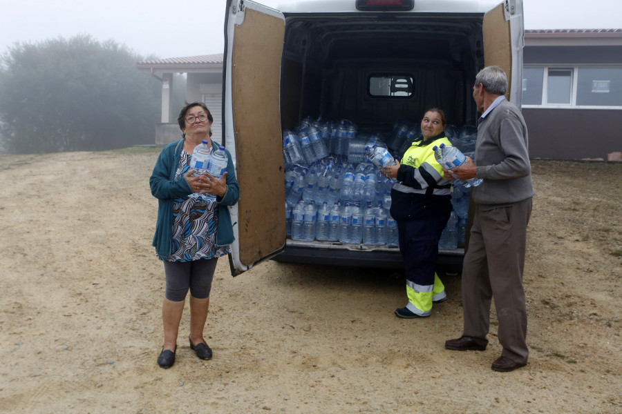 Malpica lleva gastados unos 8.000 euros en la compra de agua embotellada