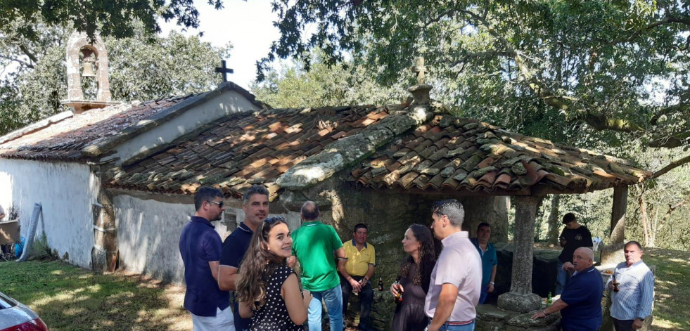 Montemaior recuperó la fiesta de San Roque en la ermita da Pena