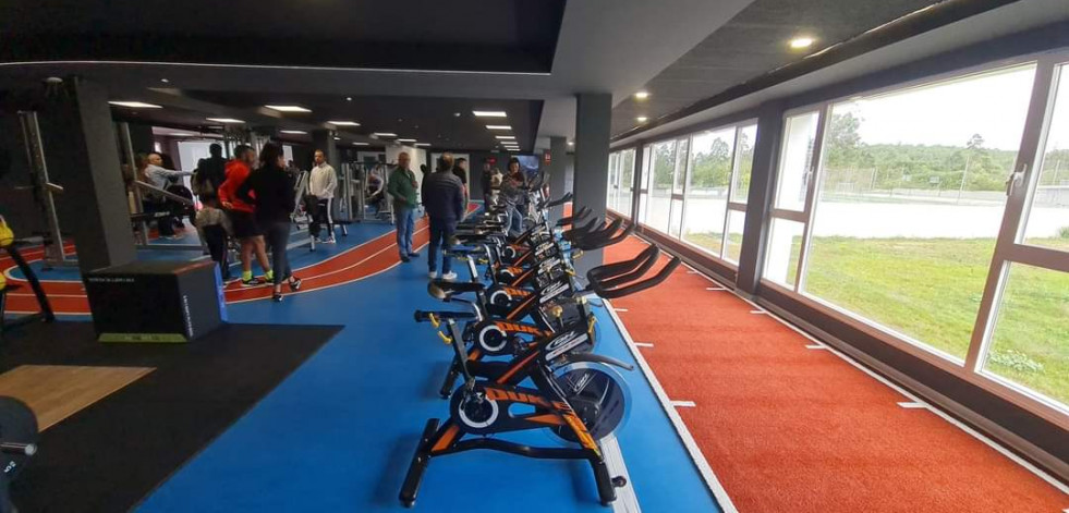 Vimianzo inaugura el reformado gimnasio municipal