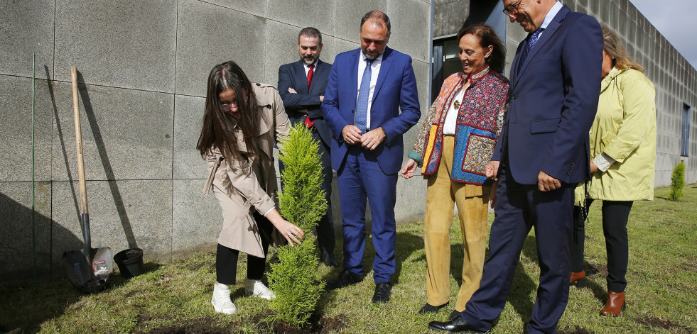 El hospital de Cee cumple 25 años con nuevas reformas previstas, encabezadas por la ampliación de las urgencias