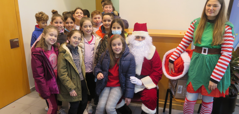 A Laracha pone en marcha su programa cultural de Navidad con el festival de teatro infantil