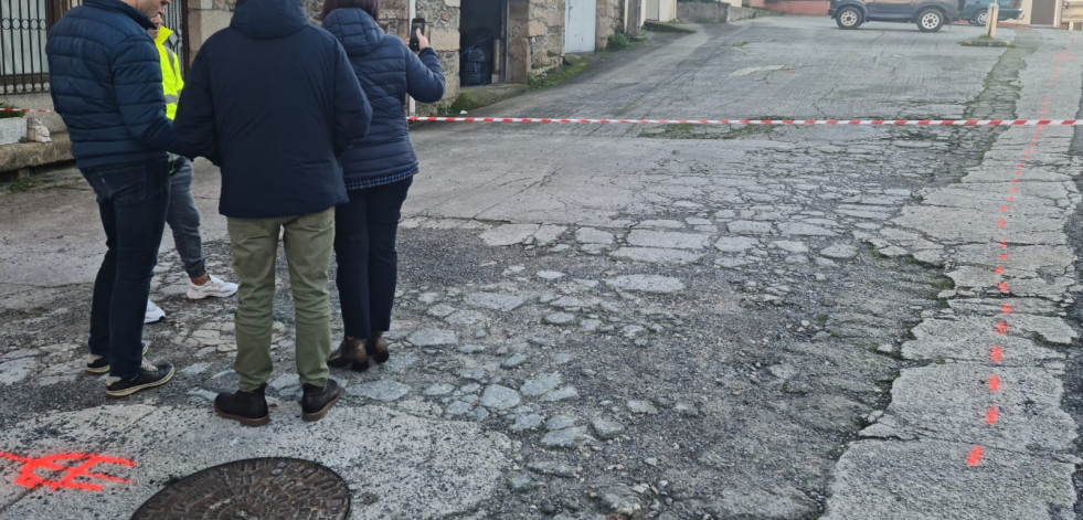 En marcha la renovación del pavimento en el Campo da Feira do Outeiro de Ponte do Porto