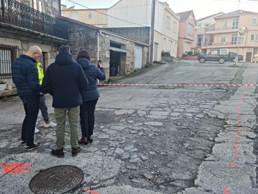 En marcha la renovación del pavimento en el Campo da Feira do Outeiro de Ponte do Porto