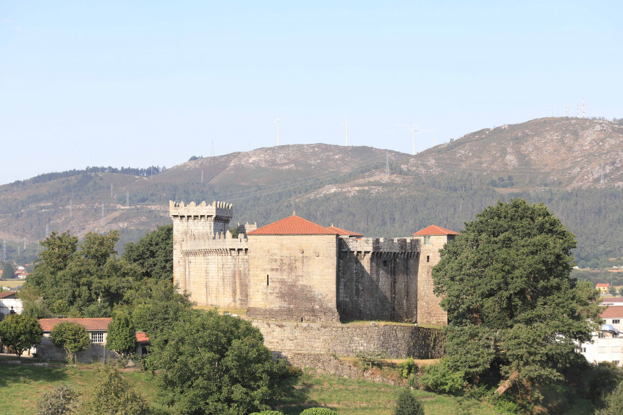 En marcha la segunda fase de la renovación eléctrica del Castillo de Vimianzo