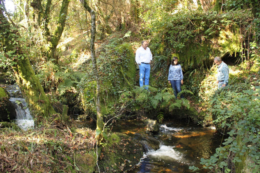 A Laracha pretende homologar el sendero "As pegadas do río Bradoso"