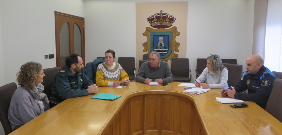 Reunión de la mesa contra violencia de género en A Laracha