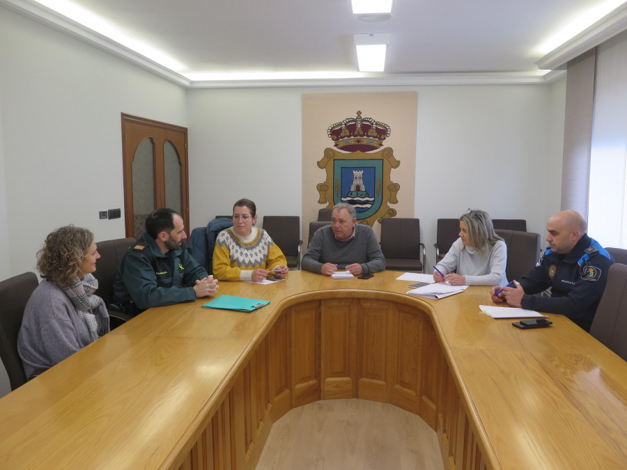 Reunión de la mesa contra violencia de género en A Laracha