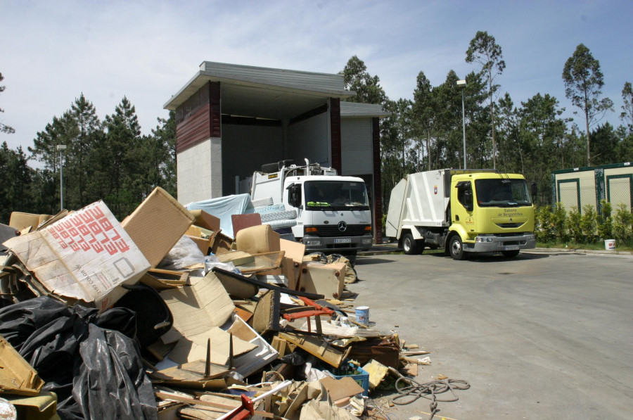 El pleno de Ponteceso da luz verde a la cesión de terrenos a la Xunta para la nueva planta de transferencia