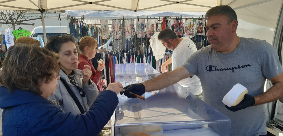 Los quesos de Lestón triunfan en la feria de Paiosaco