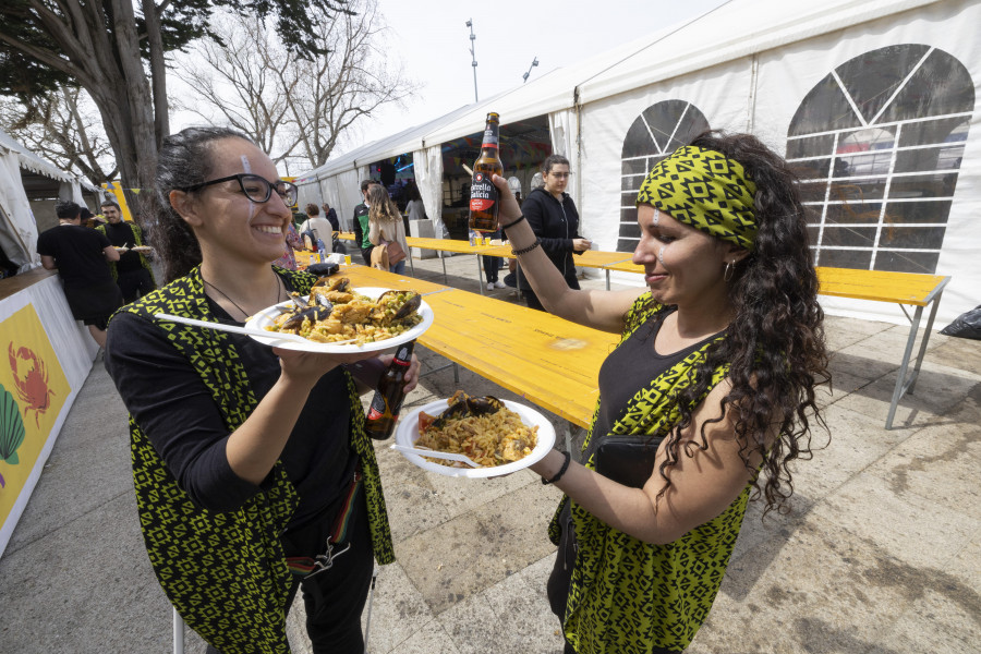 Empanada de berberechos y paella reinaron en Ponteceso