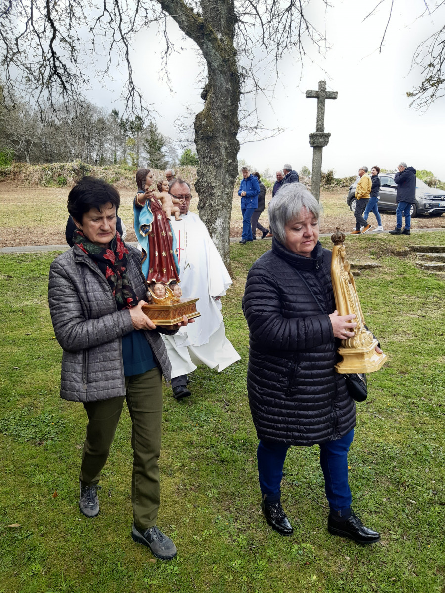 Cumiáns honra a la Virgen del Socorro