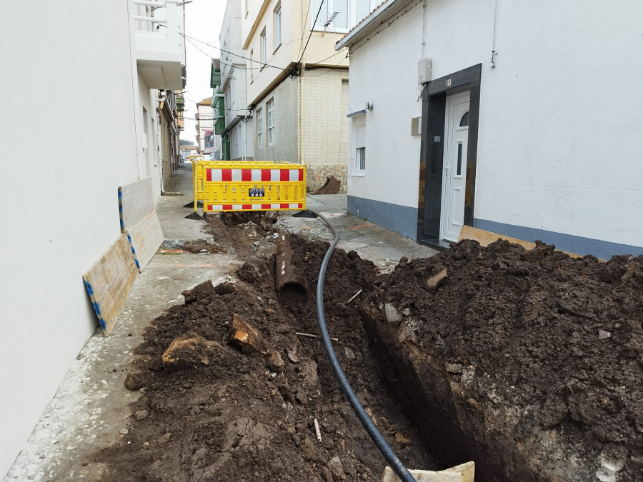 Arrancan los trabajos de reurbanización de la calle Ramón Noguera de Camariñas