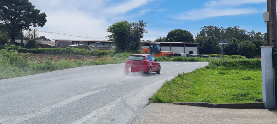 Quejas en A Laracha por el resultado de las obras de la vía con A Silva