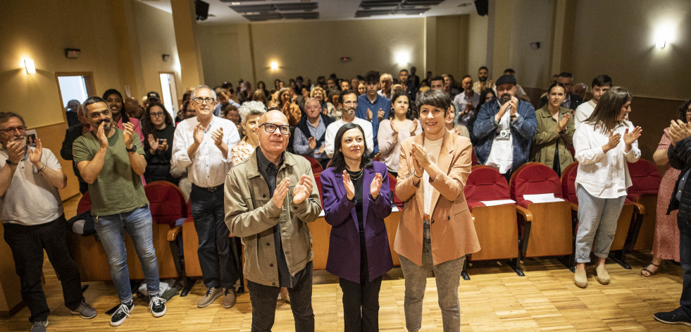 Carolina Castiñeiras presenta su candidatura arropada por Ana Pontón