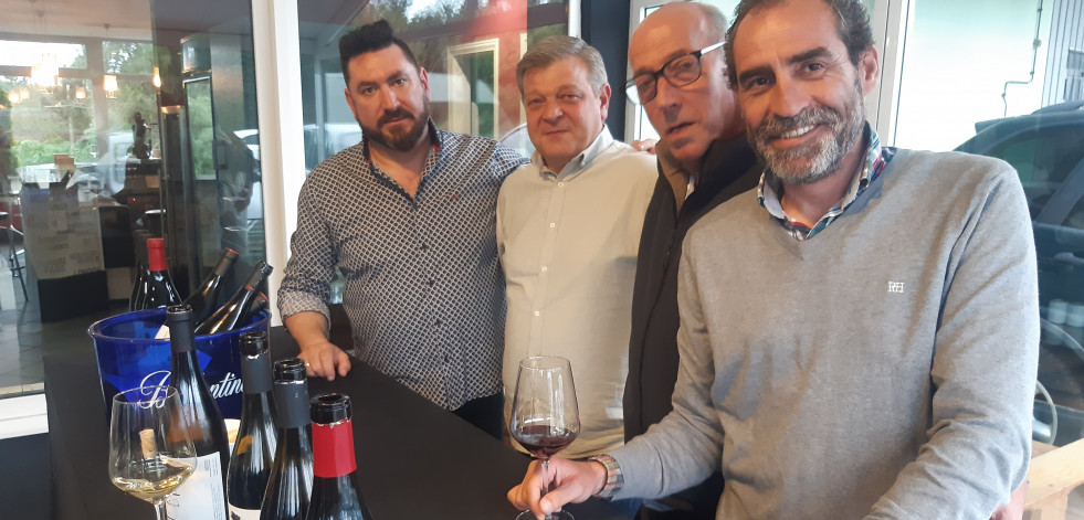 La cultura del vino reunió a amigos, hosteleros y técnicos en Cabovilaño