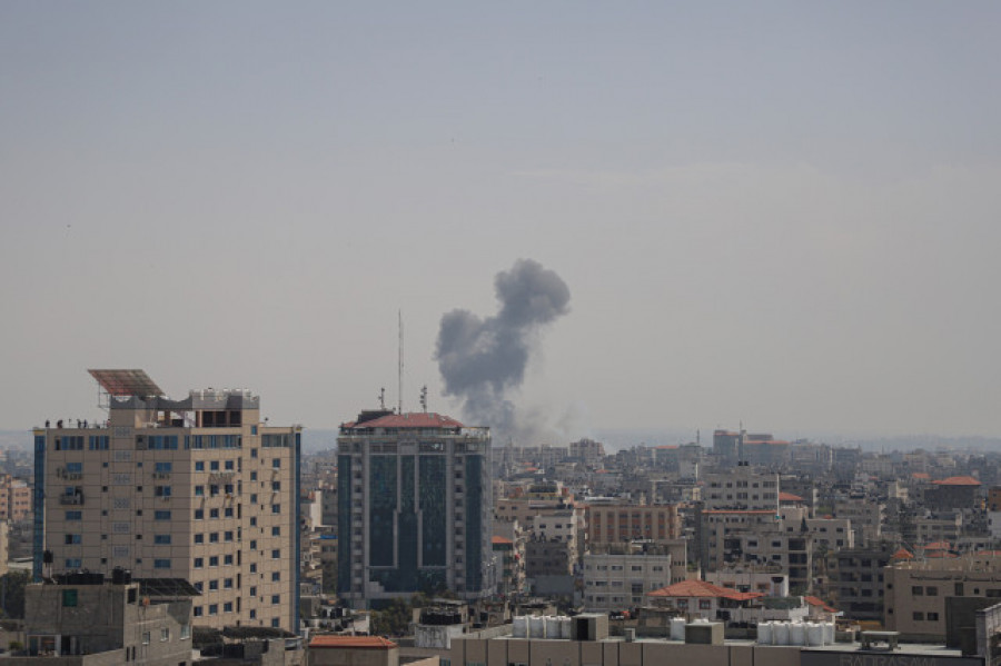 Israel y milicias palestinas de Gaza reanudan el intercambio de fuego tras noche de calma