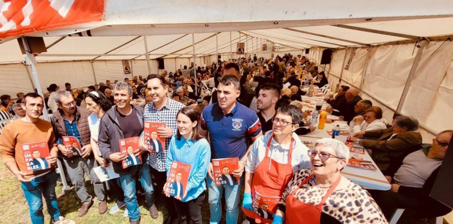 Más de 700 personas en la fiesta socialista de Muxía