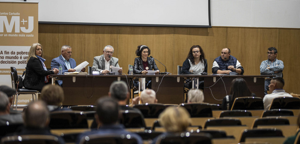 Xuntos Carballo presenta su proyecto en el Fórum