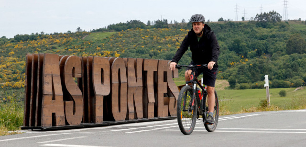 Bicicleta y cerveza en la jornada de reflexión de González Formoso