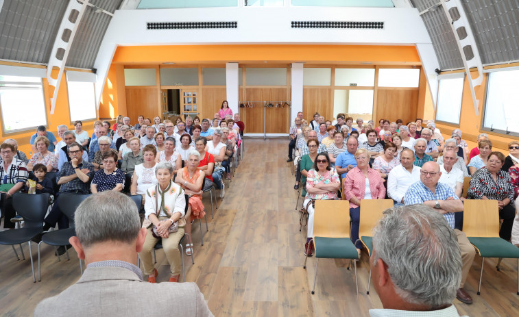 Clausura de cursos de memoria en Carballo