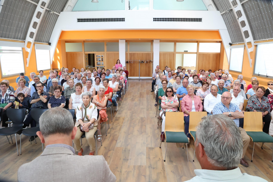 Clausura de cursos de memoria en Carballo