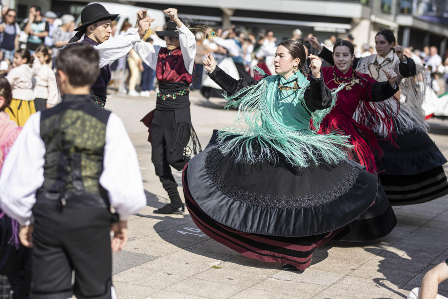 Carballo baila la Muiñeira de Lugo