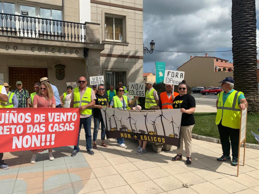 Vecinos de Cereo vuelven a manifestarse contra los eólicos