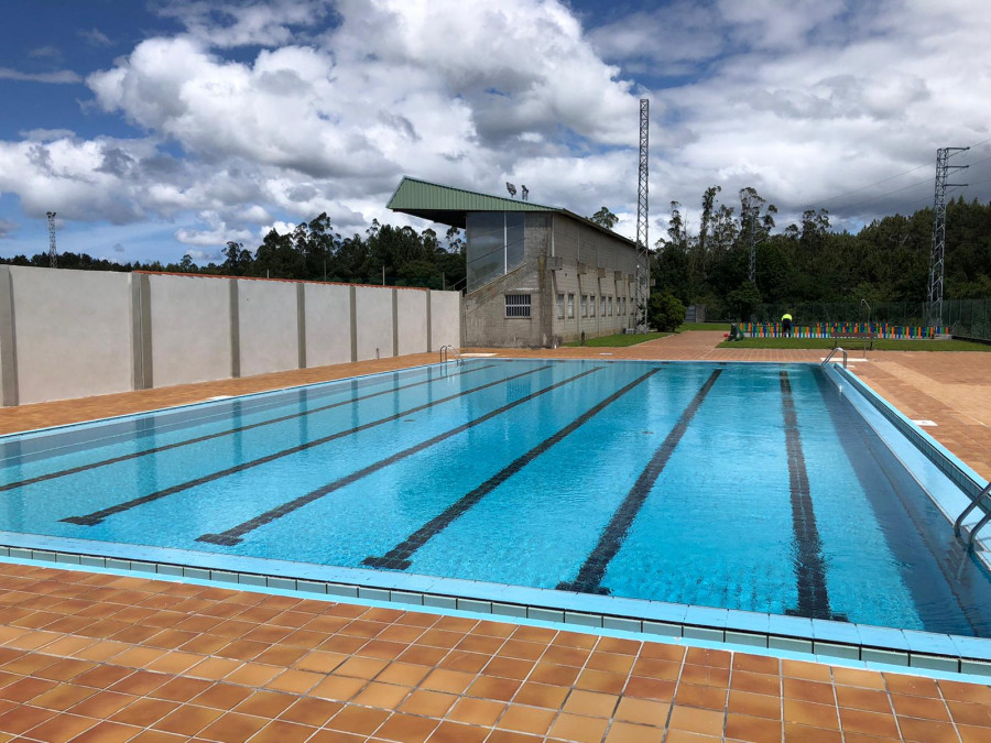 Selección de dos socorristas y cuatro operarios para las piscinas de Zas y Baio