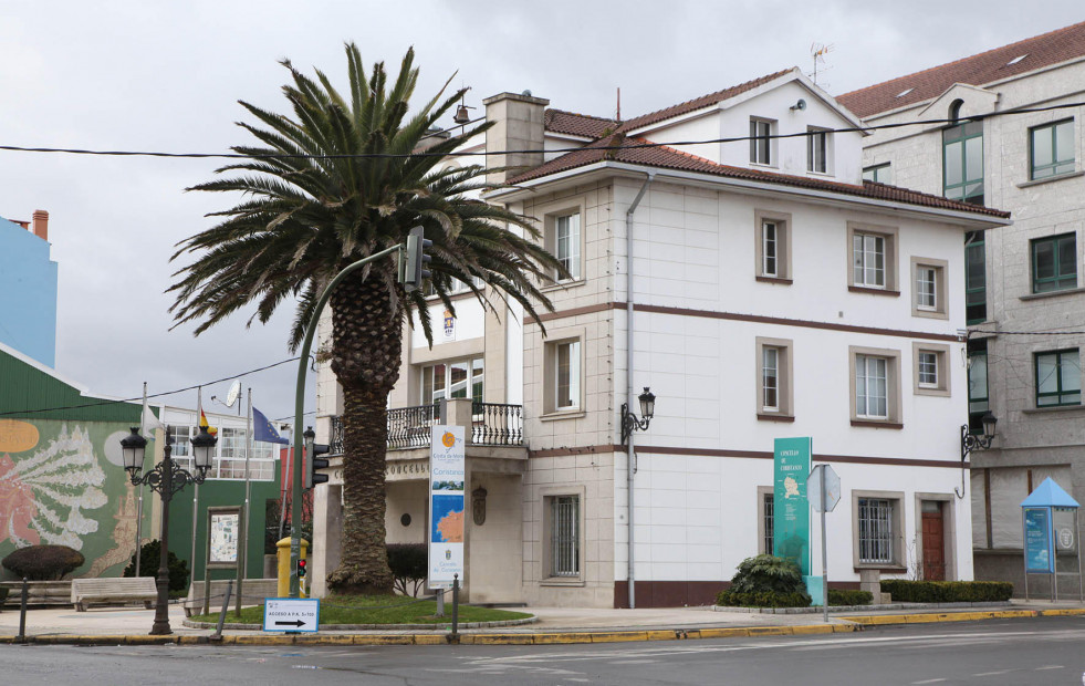 Adjudicadas las obras de humanización de varias plazas de Coristanco