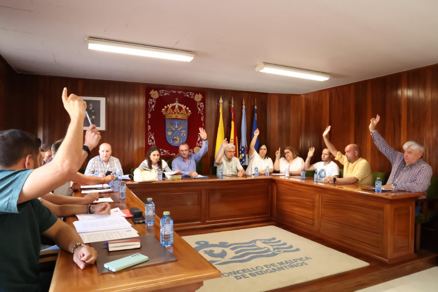 Vía libre al presupuesto de Malpica con los únicos votos a favor del gobierno municipal