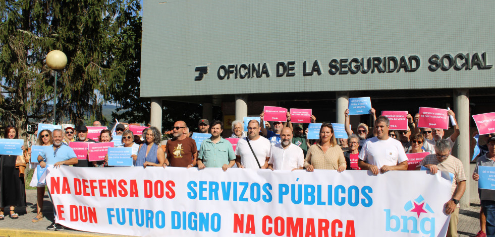 Néstor Rego, en un acto del BNG ante la TGSS en Corcubión