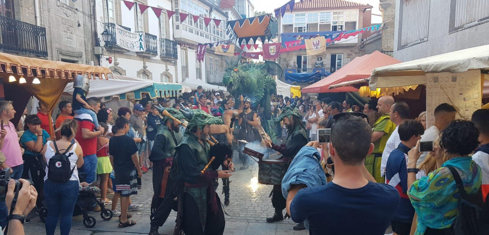 Comienza el mercado medieval de Corcubión